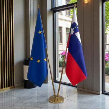 suport steag slovenia